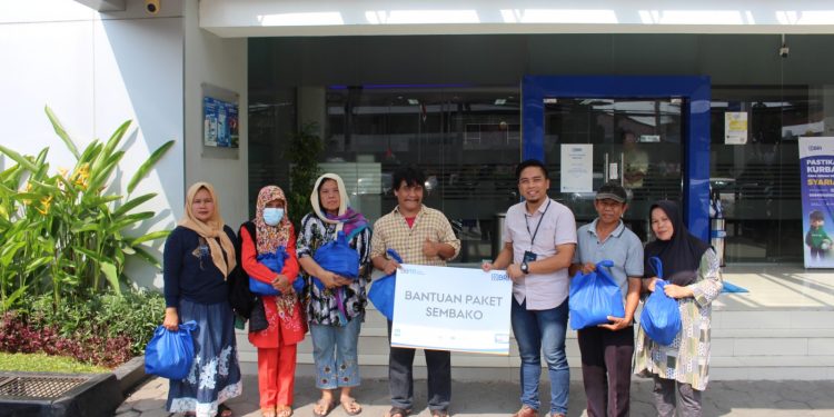 Program TJSL, BRI Cabang Serang Salurkan Sembako untuk Warga Sekitar