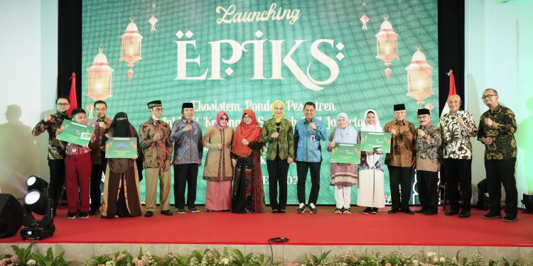 Melalui Program EPIKS, OJK Tingkatkan Literasi dan Inklusi Keuangan Syariah di Lingkungan Ponpes