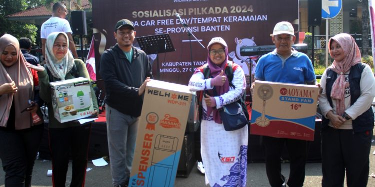 Sosialisasi Pilkada 2024, Ribuan Warga Padati Car Free Day di Puspemkab Tangerang