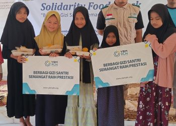 Program Solidarity Food Truck: YBM PLN Banten Sajikan Makanan Bergizi bagi Santri Dhuafa