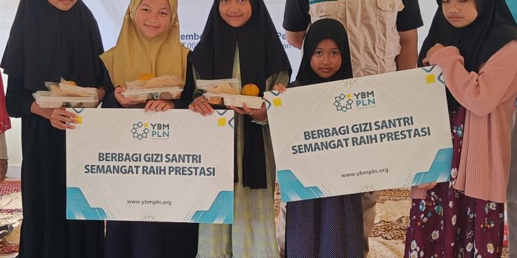 Program Solidarity Food Truck: YBM PLN Banten Sajikan Makanan Bergizi bagi Santri Dhuafa