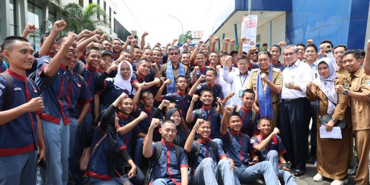 Pj Gubernur Banten Al Muktabar Tegaskan Pemprov Banten Serius Tangani Masalah Ketenagakerjaan