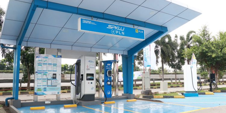 Jelang Nataru, PLN Banten Sediakan SPKLU di Berbagai Lokasi Strategis di Banten