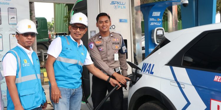 Gm PLN Banten Tinjau Langsung Kesiapan SPKLU Selama Siaga Nataru