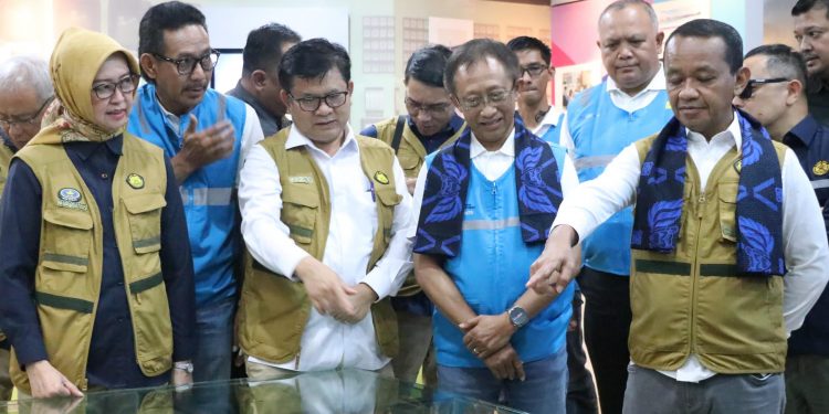 Pastikan Pasokan Listrik Aman dan Andal Saat Nataru, Menteri ESDM Tinjau Kesiapan Kelistrikan di Sejumlah Titik