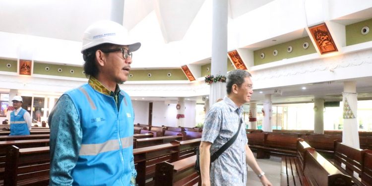 Pastikan Pasokan Listrik Aman, GM PLN Banten Inspeksi Langsung ke Gereja Hati Santa Perawan Maria Tak Bernoda