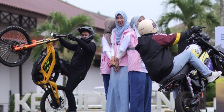 Gelar Banten Electric Vehicle Freestyle, PLN Banten Suguhkan Inovasi Terkini Kendaraan Listrik