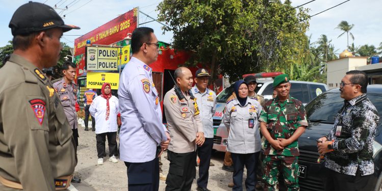 Sekda Ajak Wisatawan Nikmati Suasana Destinasi Wisata Pantai Anyer-Cinangka