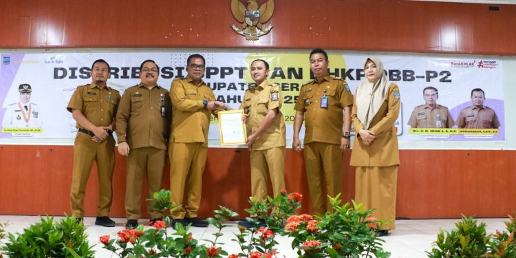 Bapenda Kabupaten Serang Serahkan SPPT PBB-P2 dan DHKP Tahun 2025
