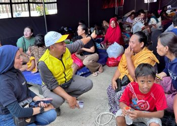 Indosat Salurkan Bantuan untuk Penyintas Banjir di Bekasi