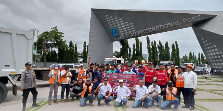 Ada SKB Larangan Operasional Jalan Selama 16 Hari, Aptrindo Putuskan untuk Inisiasi Aksi Mogok Angkut Barang