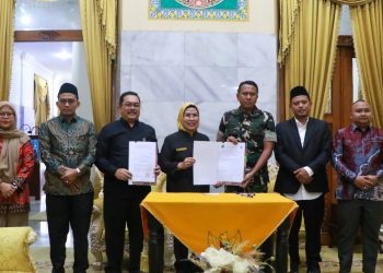 Bupati Tatu Serahkan NPHD untuk PSU Pilkada Kabupaten Serang 2024