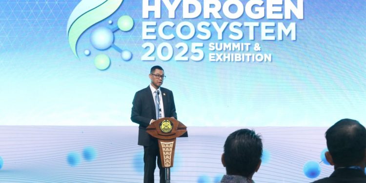 PLN Jalin Kerja Sama Strategis Kembangkan Hidrogen Hijau untuk Transportasi Laut