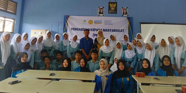 Pelatihan Sistem Akuntansi Dasar, Mahasiswa Ajak Siswa SMAN 1 Baros Melek Keuangan