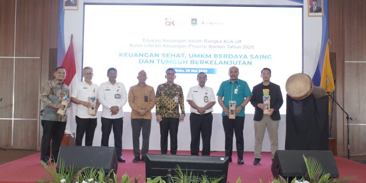 OJK Fasilitasi Pengalihan Kredit ASN dan DPRD, Perkuat Sinergi BJB dan Bank Banten