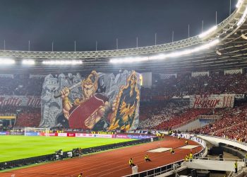Indosat dan La Grande Ukir Sejarah, Bentangkan Tifo Raksasa ‘Battle With Honour’ Dukung Timnas di Kualifikasi Piala Dunia 2026