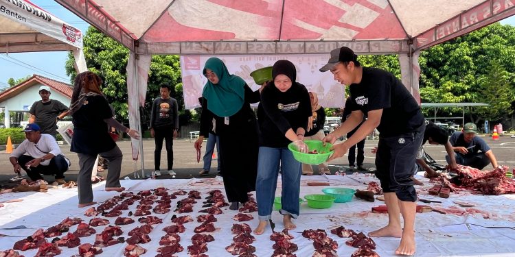 Berbagi Penuh Arti, Honda Banten Salurkan Kurban di 24 Titik