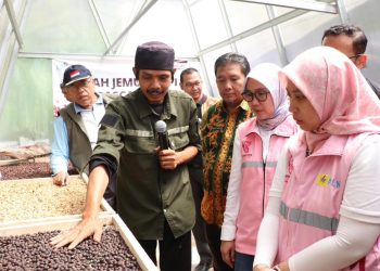 Program TJSL PLN Peduli Bersama Srikandi perkuat Komitmen Berdayakan Masyarakat Berbasis Potensi Lokal Berkelanjutan