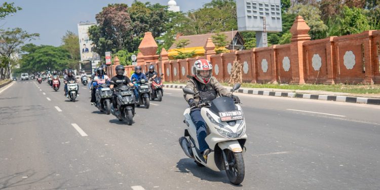 Program TJSL PLN Peduli Bersama Srikandi perkuat Komitmen Berdayakan Masyarakat Berbasis Potensi Lokal Berkelanjutan