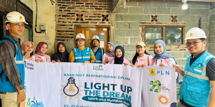 Srikandi PLN UID Banten Jadi Garda Terdepan Transisi Energi Lewat Kompor Induksi