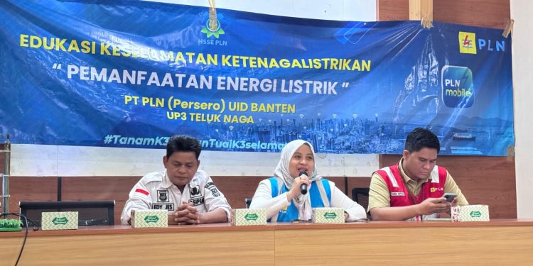 PLN UP3 Teluk Naga Bersama Pemerintah Desa Rawa Kidang Bersinergi Sampaikan Pentingnya Pemanfaatan Energi Listrik