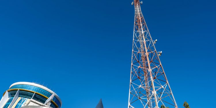 Indosat Hadapi Tantangan Pasar di Q2 2025 dengan Keuntungan Konsisten dan Perluasan Jaringan