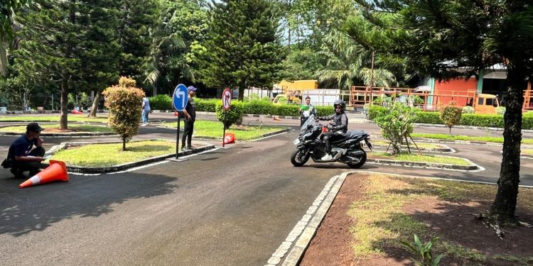 Tips Agar Tetap Aman Dipersimpangan Jalan
