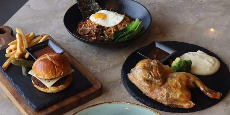 Nikmati Sensasi Kuliner Asia dan Barat di “Special Lunch” Aston Cilegon Boutique Hotel