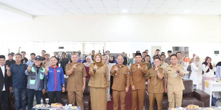 Buka Bimtek, Wabup Serang Najib Hamas Dorong Desa Miliki 1 Konten Kreator