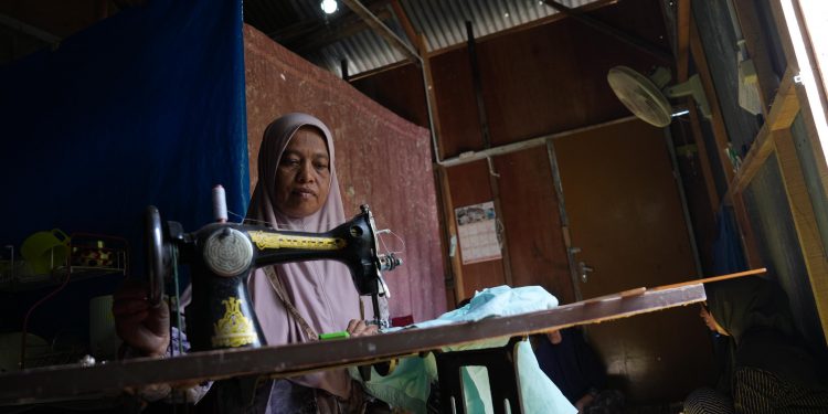 Light Up The Dream: Sambut Hut ke-80 RI, PLN Sambungkan Listrik Gratis Pada 2.821 Keluarga Prasejahtera