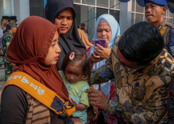 Distribusikan Bantuan Baznas, Gubernur Banten Andra Soni Ajak Masyarakat Berzakat