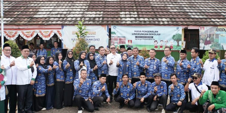 Tinjau SDN 01 Palamakan Bandung, Bupati Serang Ratu Zakiyah Pastikan Segera Revitalisasi 2 Ruang Kelas