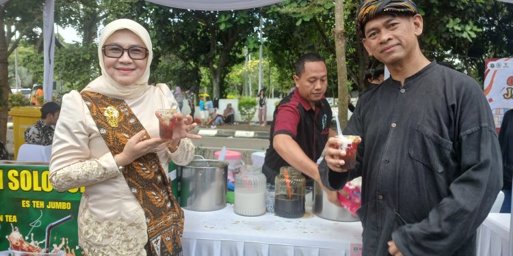 Hari Jadi ke-499 Kabupaten Serang, Bupati Ratu Zakiyah Salurkan Ratusan Paket Sembako