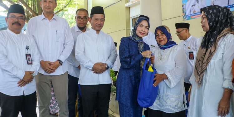 Hari Jadi ke-499 Kabupaten Serang, Bupati Ratu Zakiyah Salurkan Ratusan Paket Sembako