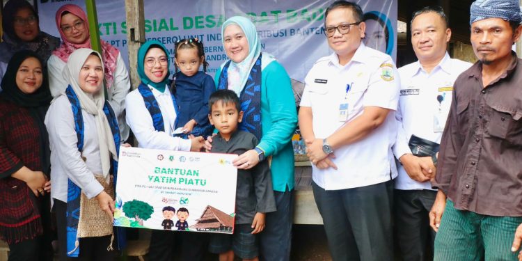 PLN UID Banten Bersama TP PKK Banten Gelar Bakti Sosial di Baduy