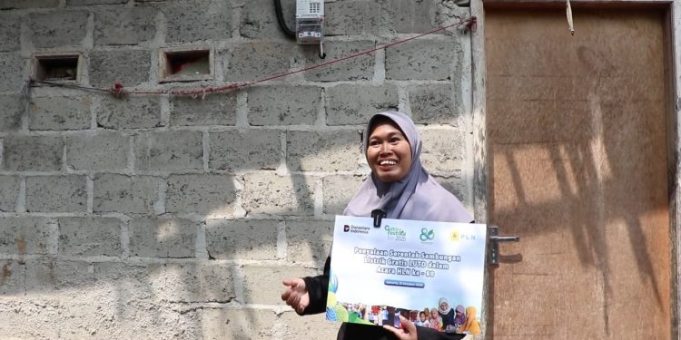 Dapat Bantuan Listrik Gratis dari PLN, Yayan: Terima Kasih Telah Hadirkan Terang di Rumah Saya