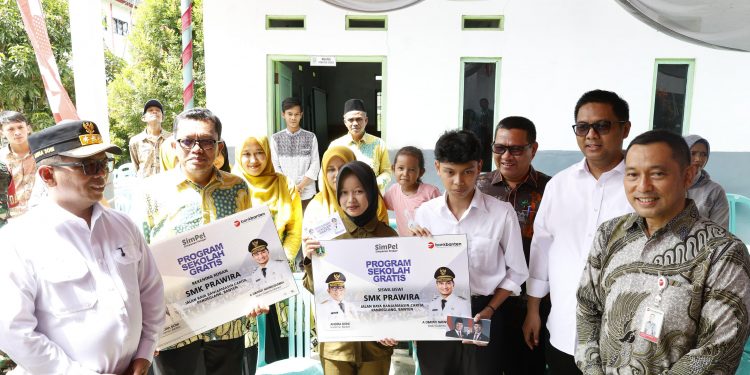 Bank Banten Perkuat Akses Pendidikan, Bersama Pemprov Salurkan Bantuan Sekolah Gratis Melalui Tabungan SimPel