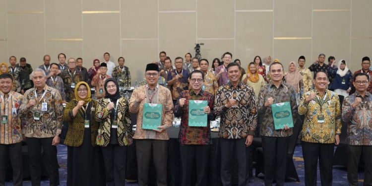 OJK Dorong Penguatan Ekosistem Keuangan Syariah di Seluruh Sektor Jasa Keuangan melalui IIFS 2025