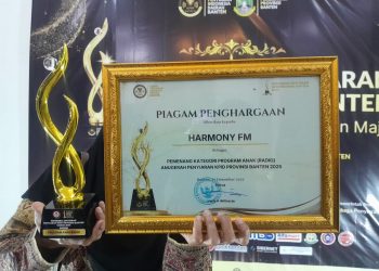 Harmonyfm FM Raih Penghargaan KPID Award Banten Kategori Program Anak