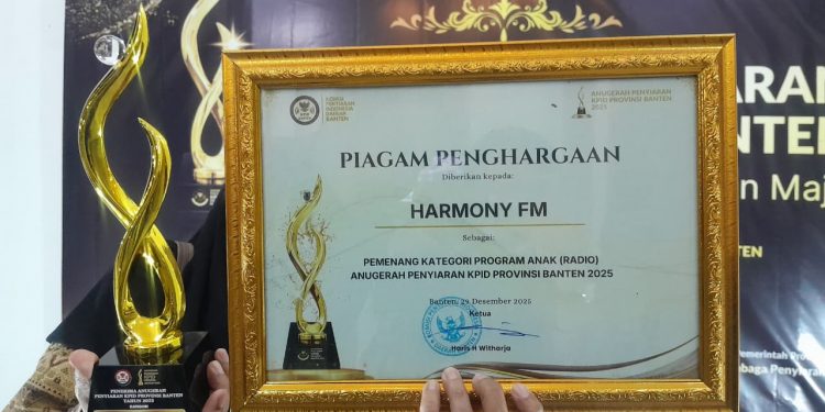 Harmonyfm FM Raih Penghargaan KPID Award Banten Kategori Program Anak