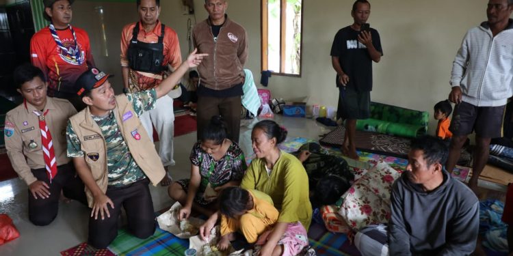 Pastikan Logistik dan Kesehatan Aman, Wakil Wali Kota Serang Nur Agis Aulia Tinjau Lokasi Banjir