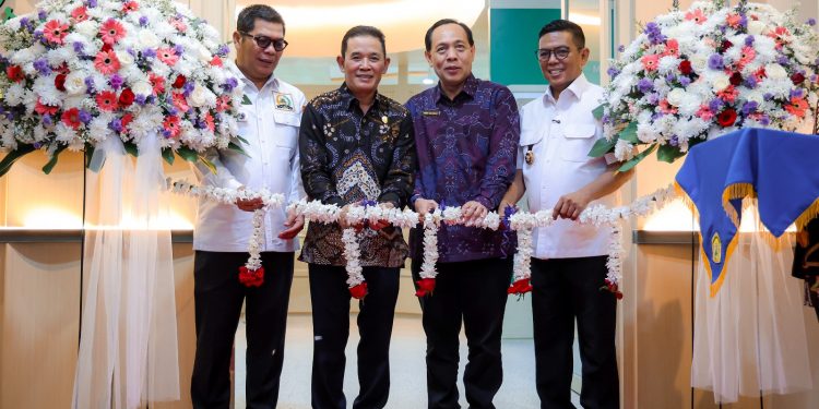 Gubernur Andra Soni Resmikan Ruang Baca The Gade Creative Lounge Untirta