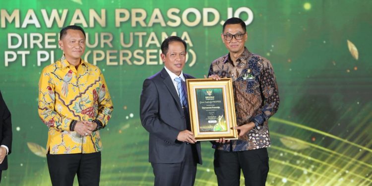 PLN Borong Penghargaan PROPER 2025, Darmawan Prasodjo Kembali Raih Green Leadership
