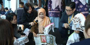 Hj Rina Rahmayanti: Sosok “Kartini Modern” dari Cilegon yang Berdayakan Difabel Melalui Batik