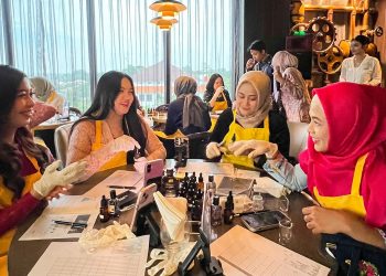 Rayakan Hari Kartini, Aston Banten Cluster Gelar Workshop Parfum “The Scent of Kartini”