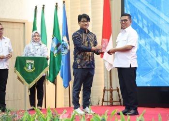 Gubernur Andra Soni Minta Pelaku Usaha Prioritaskan Keselamatan Pekerja