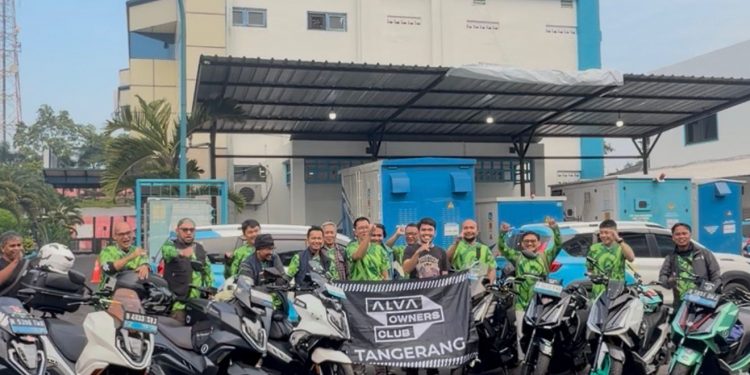 Dukung Electrifying Lifestyle, PLN UP3 Serpong Jadi Titik Kumpul dan Pengisian Daya Touring Komunitas Motor Listrik ALVA