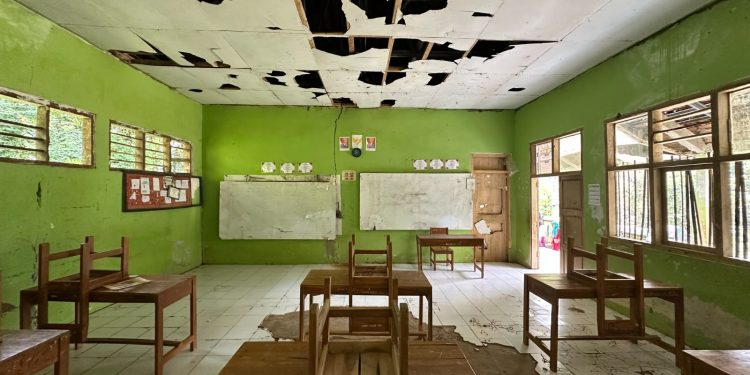 Wujudkan Ruang Belajar Layak, PLN UID Banten Revitalisasi MA Citepuseun Lebak
