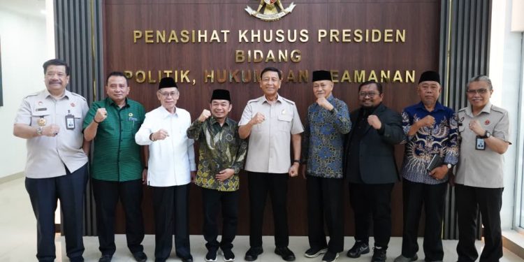 Perkuat Sinergi untuk Bangsa, PB Mathla’ul Anwar 2026-2031 Sowan ke Wiranto dan Undang ke Pelantikan di Gedung Sate